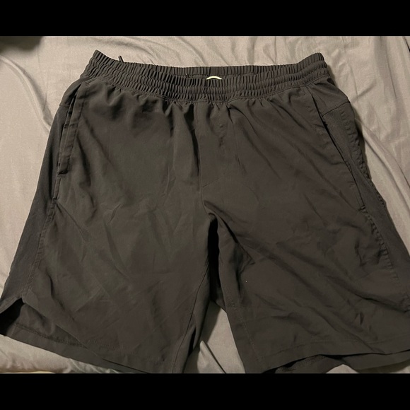 Black shorts - Picture 2 of 3